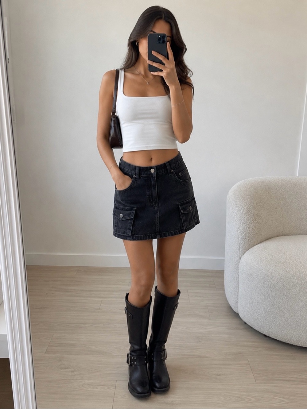Aritzia Denim Forum The ‘90s Mid-Rise Cargo Black Mini Skirt
